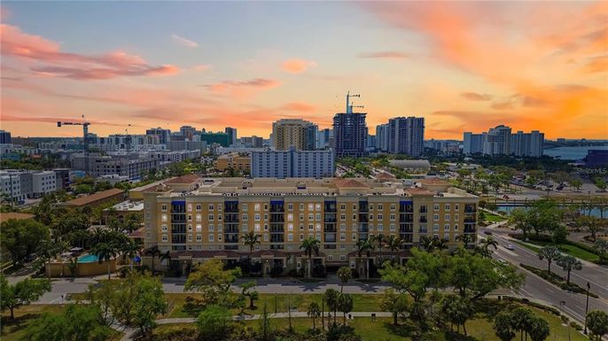 1064 N TAMIAMI TRAIL UNIT 1406