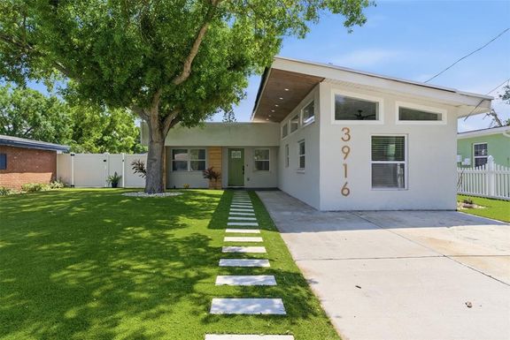 3916 IOWA AVENUE W