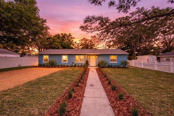 25 E CHARLOTTE AVENUE