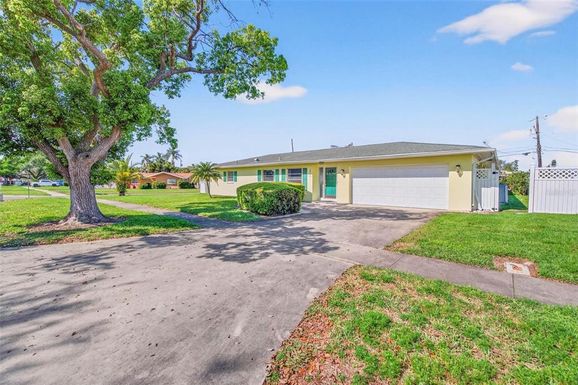 10100 COMMODORE DRIVE