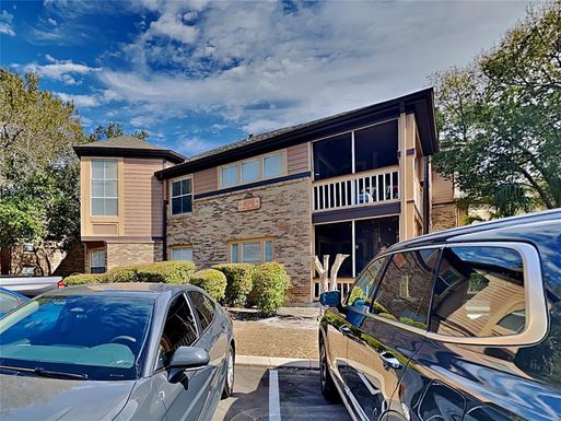 490 N PIN OAK PLACE UNIT 208