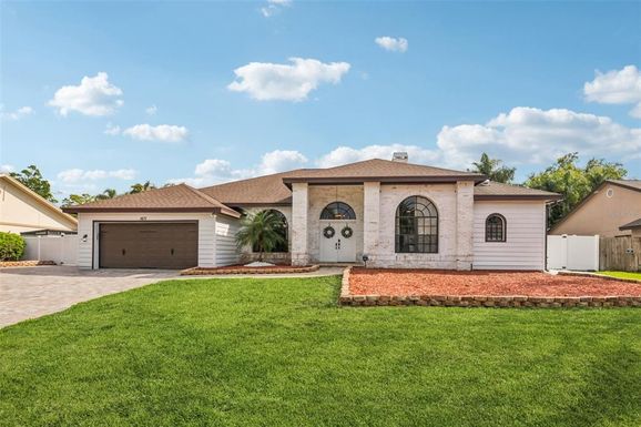 1671 SPARKLING COURT