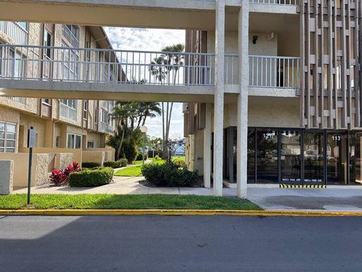 121 ISLAND WAY UNIT 331