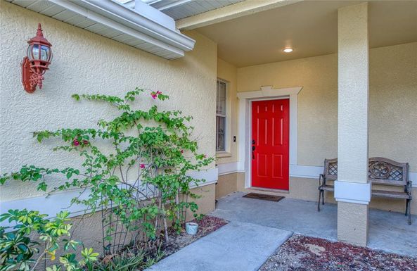 648 SPRING LAKE CIRCLE