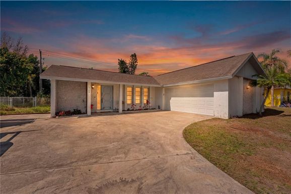 5824 WHISTLEWOOD CIRCLE