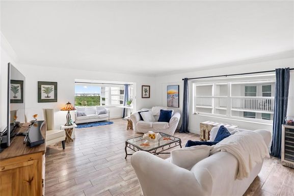 1750 BENJAMIN FRANKLIN DRIVE UNIT 6G