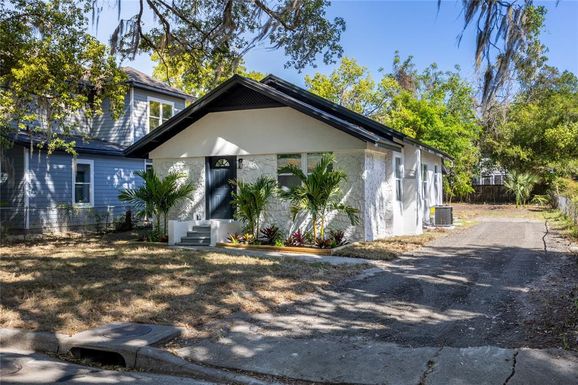 418 NW 3RD AVENUE