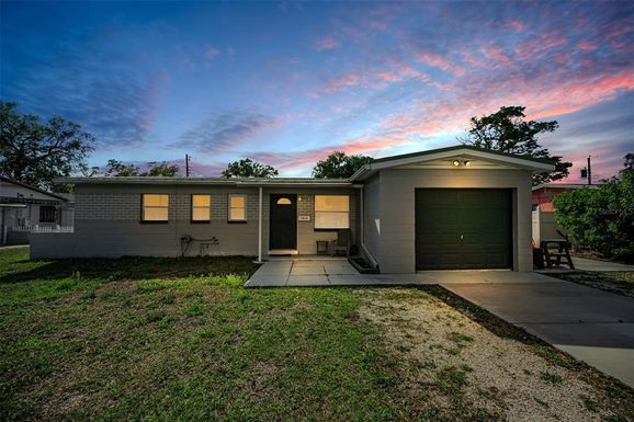 7418 CEDAR STREET NE