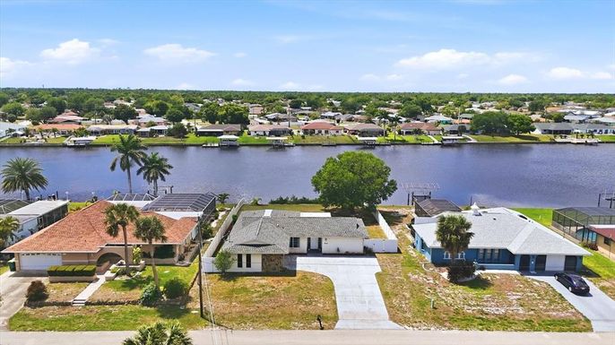 814 ELLICOTT CIRCLE NW