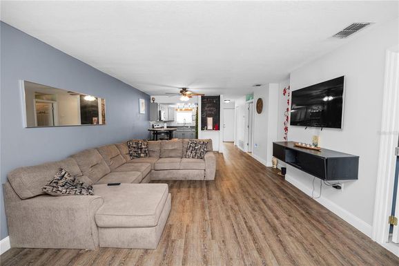 404 COUNTRY LANE NE UNIT 404