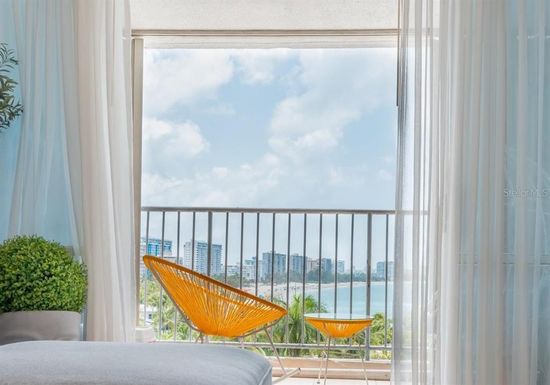 6165 AV, ISLA VERDE UNIT 669