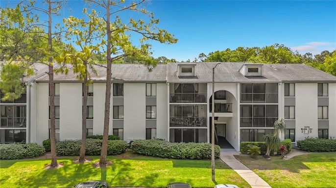 1372 PINE RIDGE CIRCLE E UNIT H3