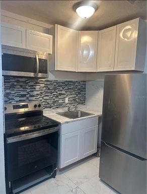 820 GALSWORTHY AVENUE