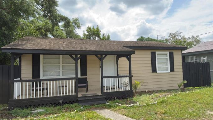 2109 E NAVAJO AVENUE