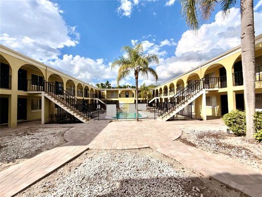 3206 W AZEELE STREET UNIT 100