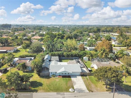 4321 73rd Ter, Davie, FL 33314