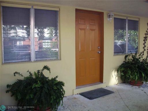 900 23rd Dr, Wilton Manors, FL 33305