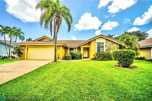 4245 73rd Way, Coral Springs, FL 33065