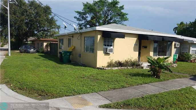 1213 3rd Ave, Dania Beach, FL 33004