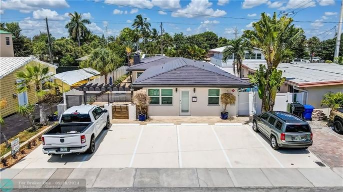 4561 Poinciana St, Lauderdale By The Sea, FL 33308