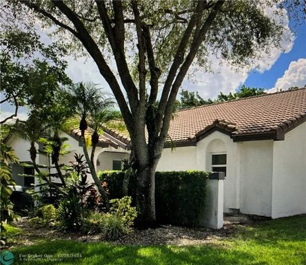 2270 Columbia, Weston, FL 33326