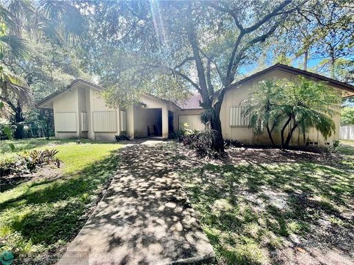 5945 66th Ave, Parkland, FL 33067