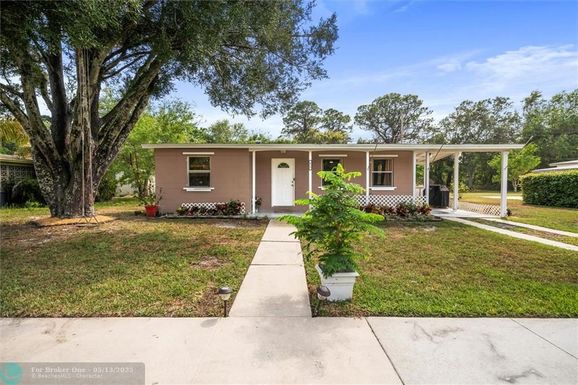 423 21ST RD, Vero Beach, FL 32962