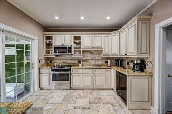 412 El Prado, West Palm Beach, FL 33405