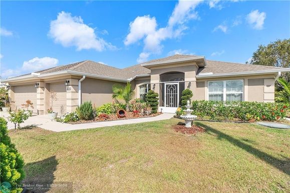 221 Kestor Dr, Port St Lucie, FL 34953