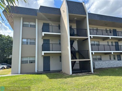8000 Fairview Dr, Tamarac, FL 33321