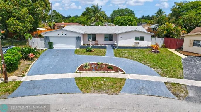 521 70th Ter, Pembroke Pines, FL 33023