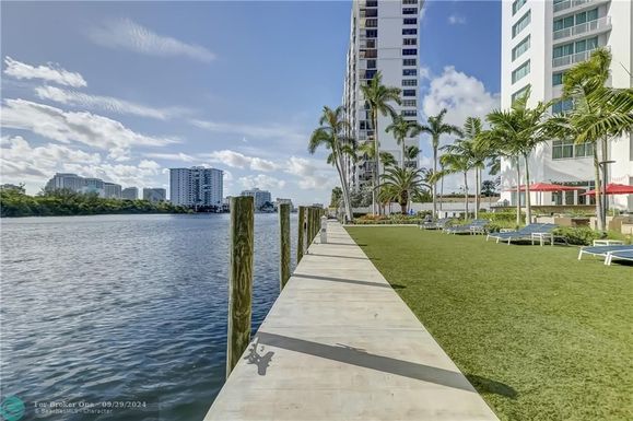 2670 Sunrise Blvd, Fort Lauderdale, FL 33304