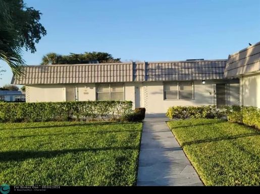 72 Valencia c, Delray Beach, FL 33446