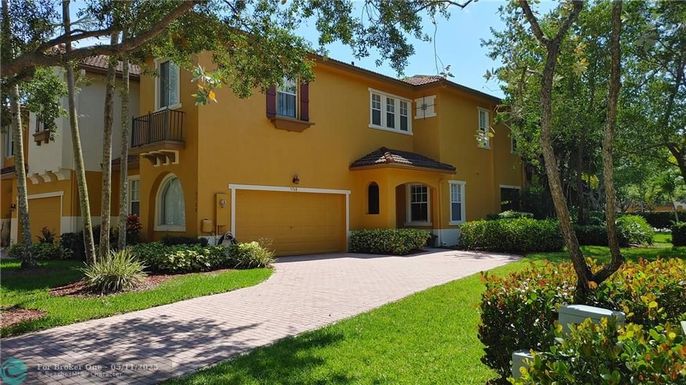5768 119th Ter, Coral Springs, FL 33076