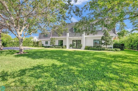 9 Tahoe Ln, Sea Ranch Lakes, FL 33308