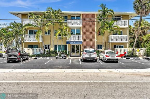 3220 Bayview Dr, Fort Lauderdale, FL 33306