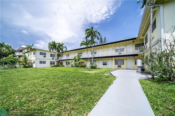 16851 21st Ave, North Miami Beach, FL 33162
