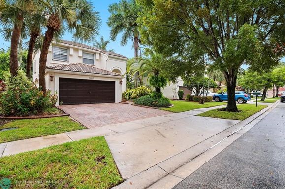 5067 162nd Ave, Miramar, FL 33027