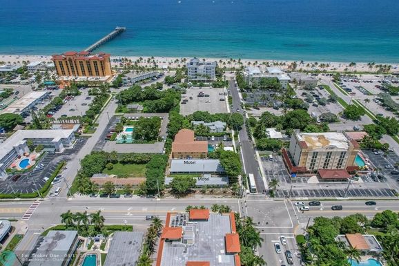 10 20th Ave, Deerfield Beach, FL 33441