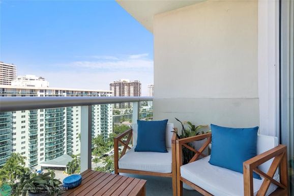 19380 Collins Ave, Sunny Isles Beach, FL 33160