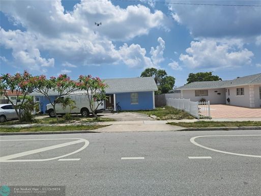 3308 Lake Avenue, West Palm Beach, FL 33405