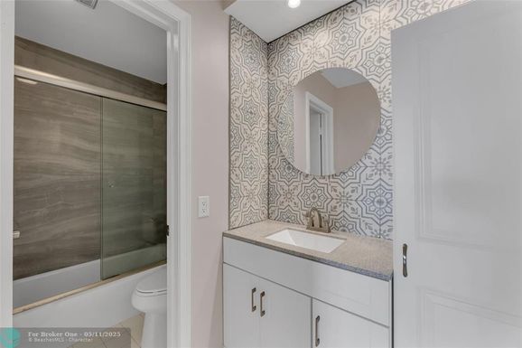 170 Cypress Club Dr, Pompano Beach, FL 33060