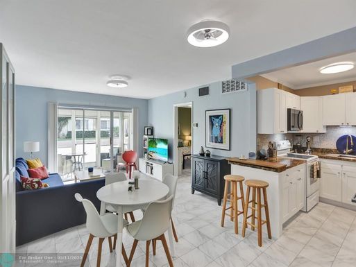 3040 16th Ave, Oakland Park, FL 33334