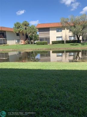 401 Lakeview Dr, Weston, FL 33326