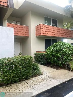 802 Cypress Blvd, Pompano Beach, FL 33069