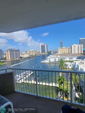 1965 Ocean Dr, Hallandale Beach, FL 33009