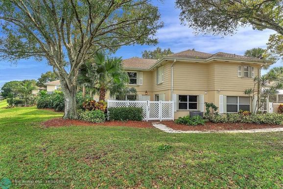 4901 Roxbury Court, Boynton Beach, FL 33436