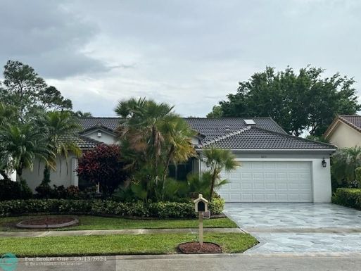 8291 Lake Cypress Rd, Lake Worth, FL 33467