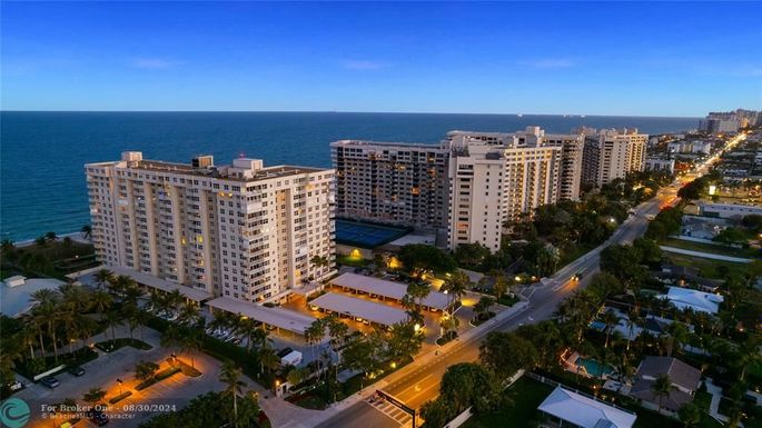 5200 Ocean Blvd, Lauderdale By The Sea, FL 33308