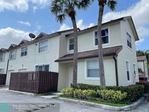 310 95th Ter, Pembroke Pines, FL 33025